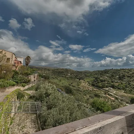 Embrace Sicily * Noto