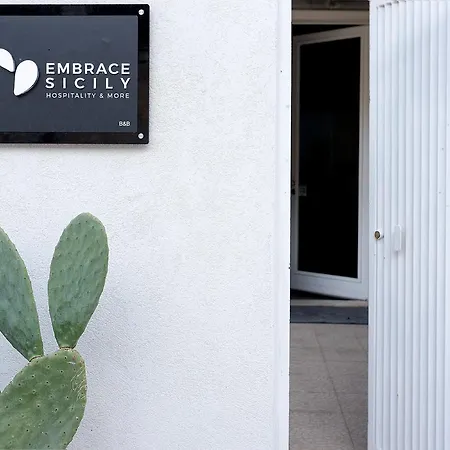 Bed & Breakfast Embrace Sicily Noto